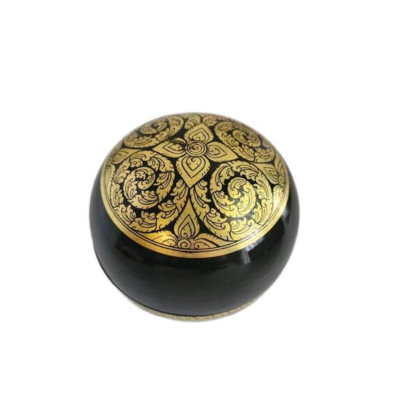 Vintage Black & Gold Lacquer Jewelry Box, Lacquer Wood Decorative Round Box - Picture 5 of 10